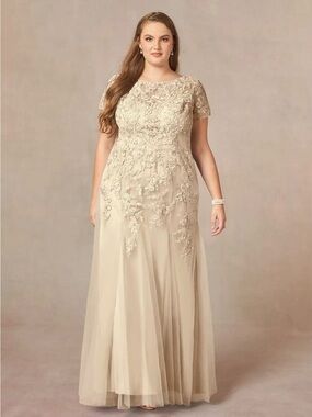 Azazie Laurie Mother of the Bride Dress Size 16 Champagne.